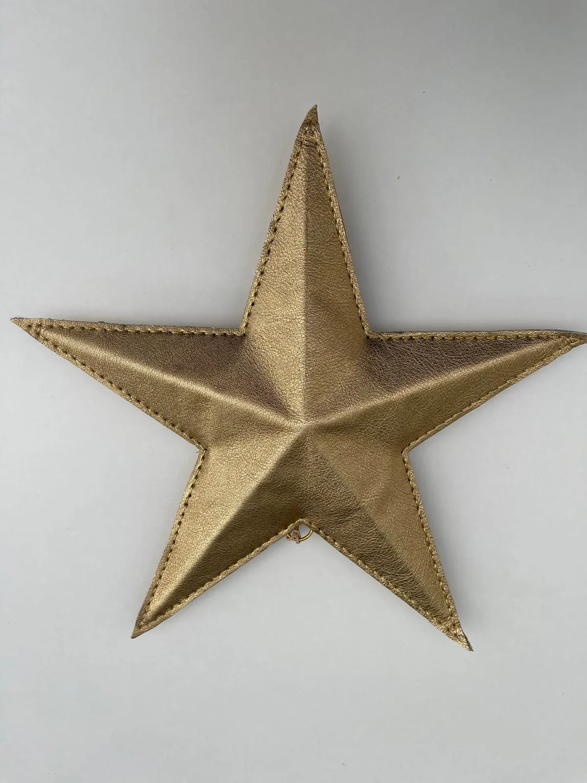 Stor skindstjerne, 27 cm, syet med guldtråd